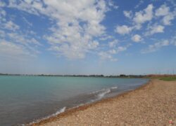 カザフスタン最大の湖、バルハシ湖とその周辺